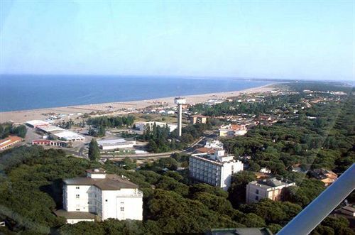 Hotel Sole Rosolina Mare Exterior foto